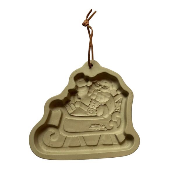 UNBRANDED SANTA & SLEIGH COOKIE (OR WHATEVER) MOLD - UNDATED - Picture 1 of 5